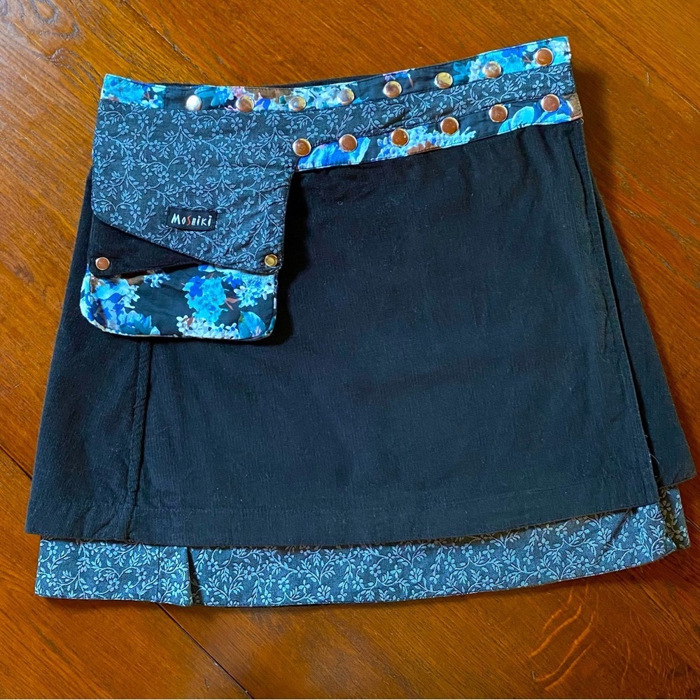 Moshiki Hot Cookie Adjustable and Reversible Wrap Mini-Skirt — Like-New!